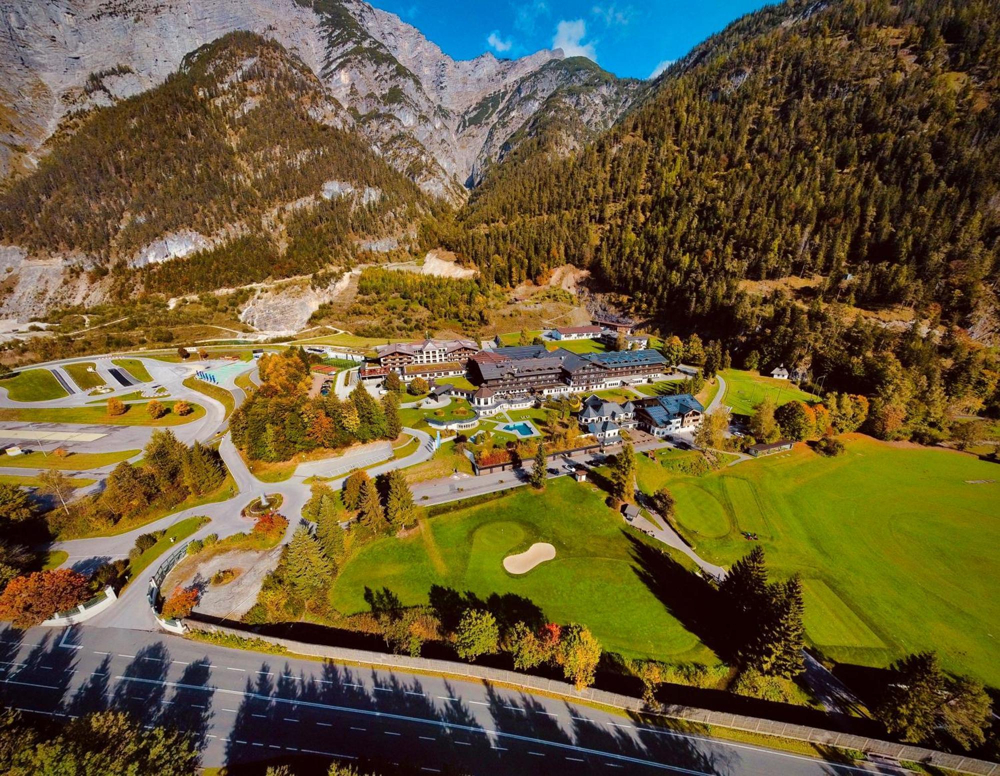 Hotel Gut Brandlhof Saalfelden Exterior photo